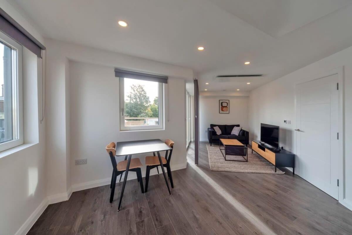 Lovely 1 Bedroom Apartment In Ashford Ashford (Kent) Exterior foto