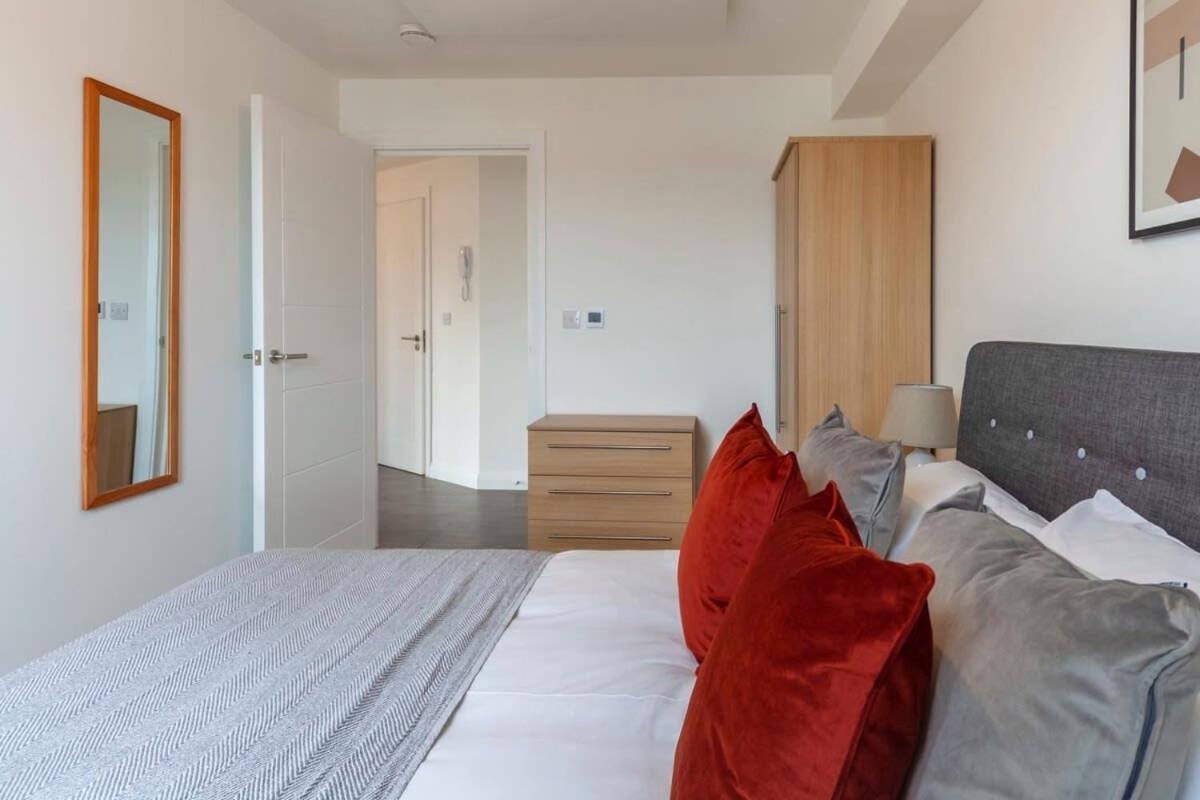 Lovely 1 Bedroom Apartment In Ashford Ashford (Kent) Exterior foto