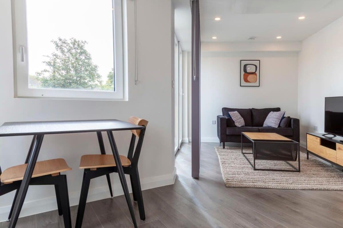Lovely 1 Bedroom Apartment In Ashford Ashford (Kent) Exterior foto