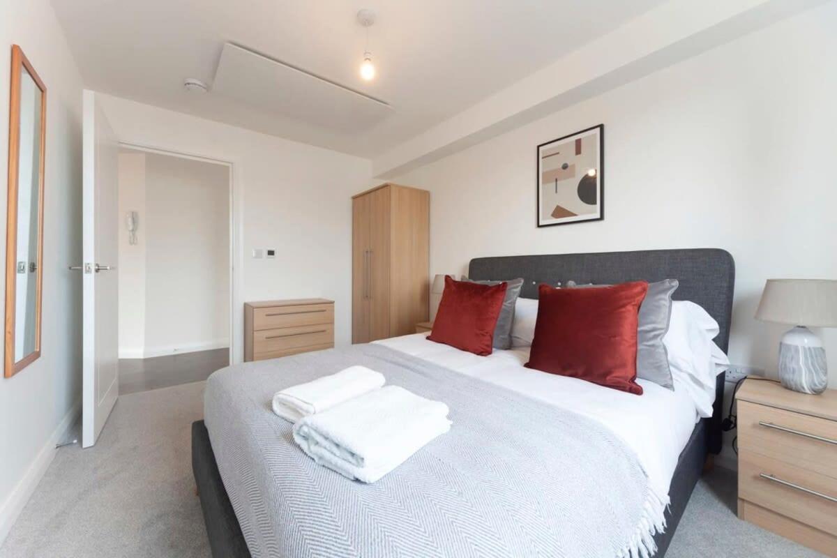 Lovely 1 Bedroom Apartment In Ashford Ashford (Kent) Exterior foto