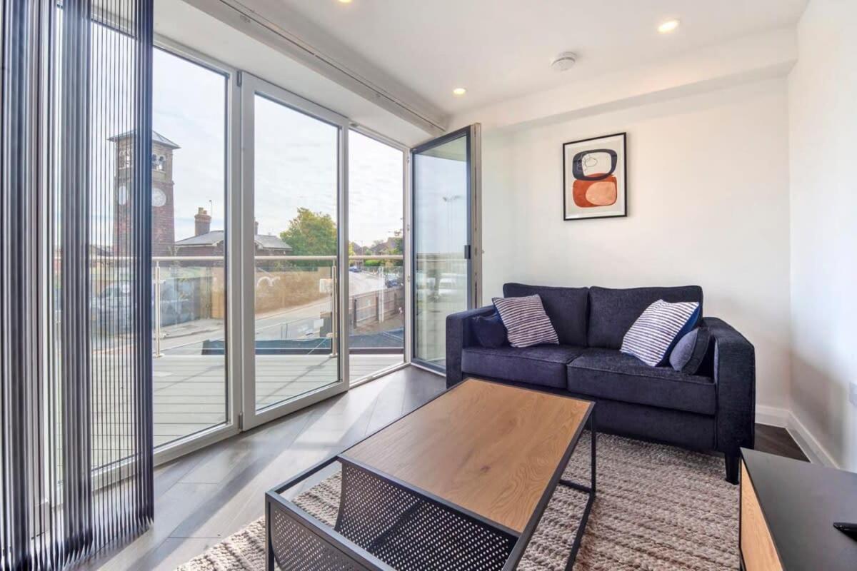 Lovely 1 Bedroom Apartment In Ashford Ashford (Kent) Exterior foto